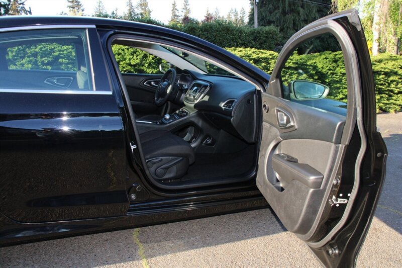 Used 2016 Chrysler 200 LX FWD image 13