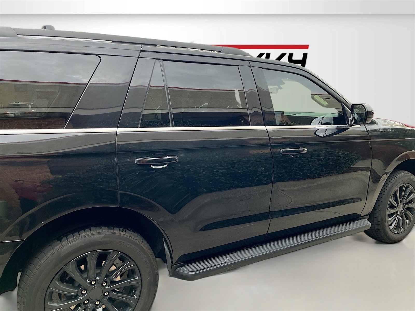 Used 2024 Ford Expedition XLT image 8