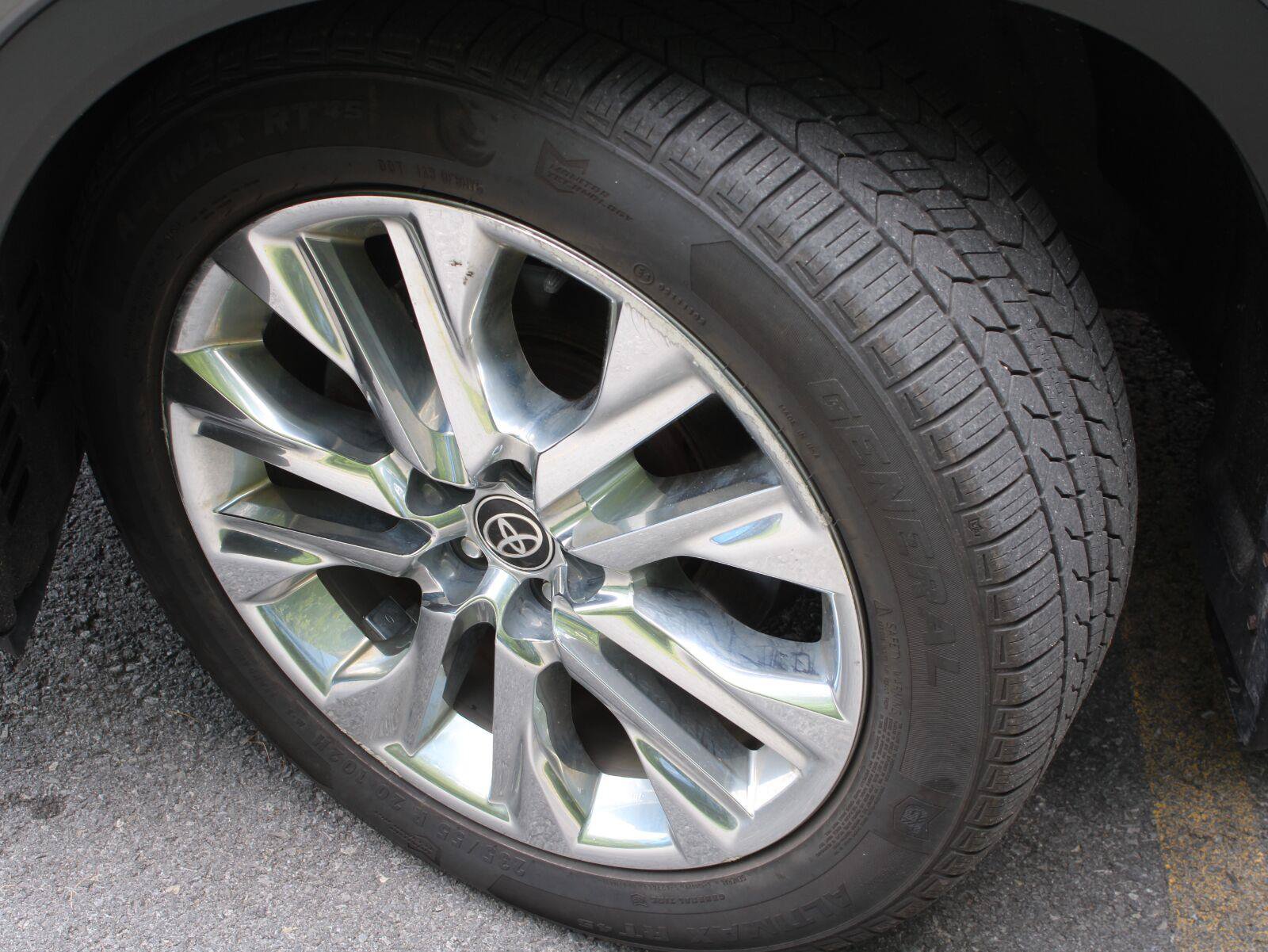 Used 2023 Toyota Highlander Limited AWD/4WD image 19