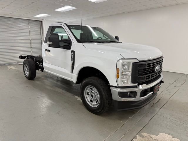 New 2026 Ford F250 XL w/ XL Chrome Package image 3