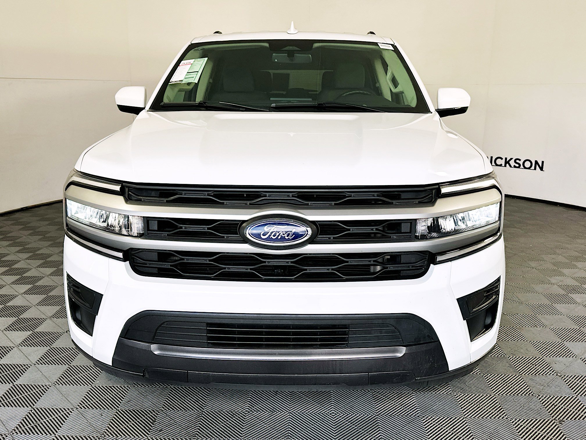 Used 2024 Ford Expedition Max XLT image 8