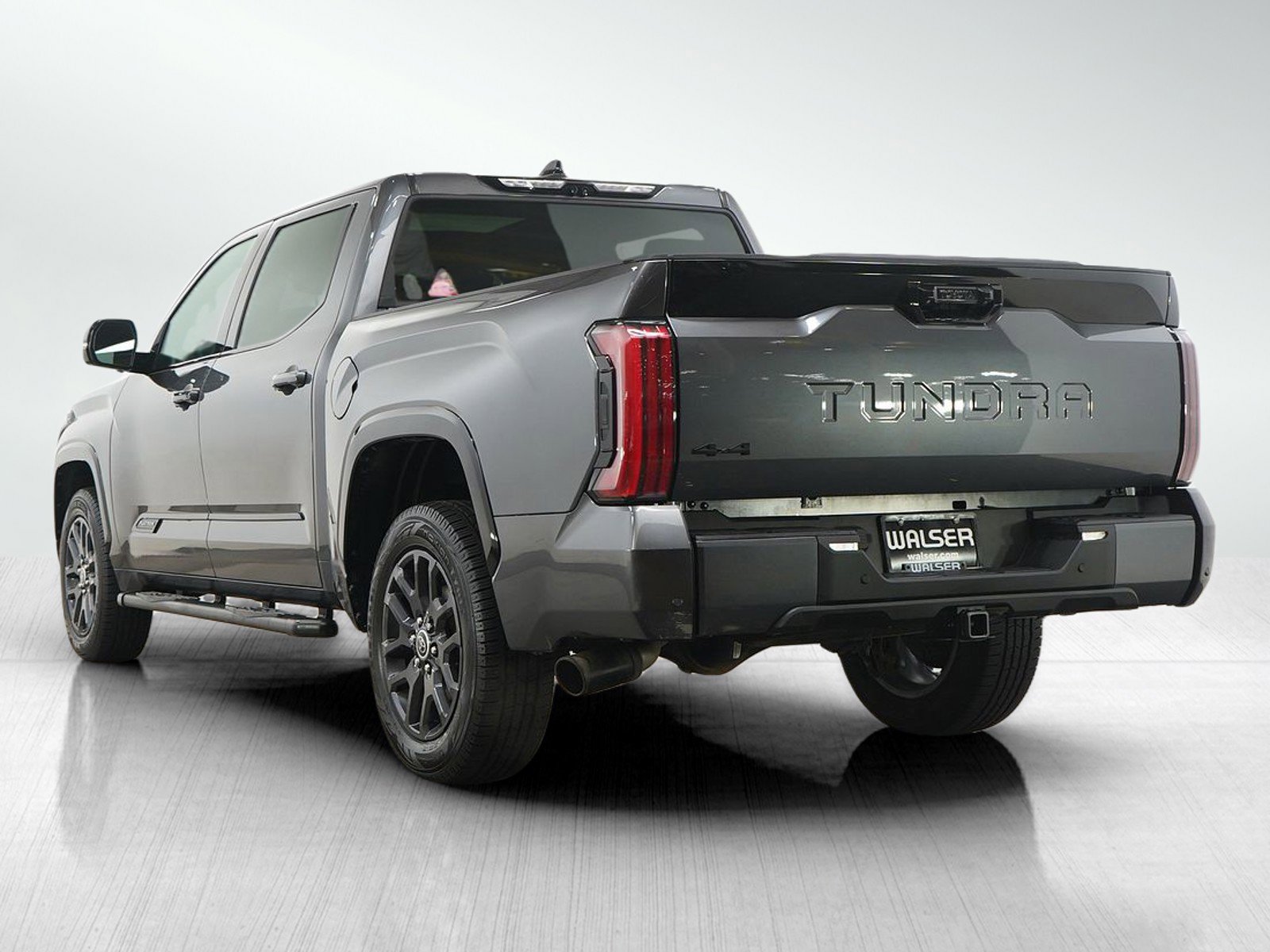 Used 2023 Toyota Tundra Platinum AWD/4WD image 3