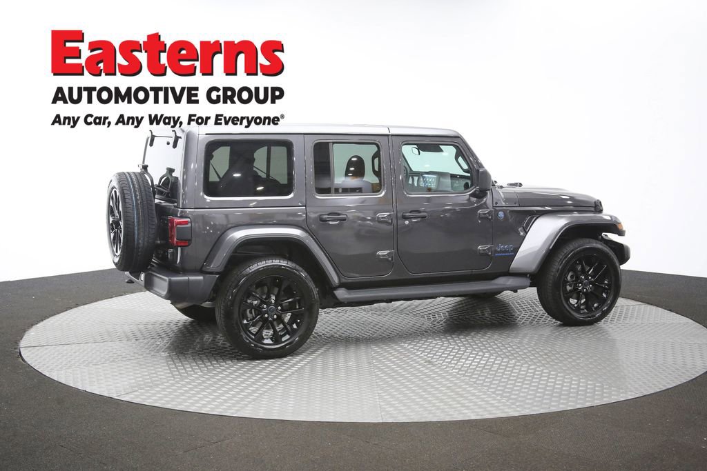Used 2025 Jeep Wrangler Unlimited Sahara AWD/4WD image 39