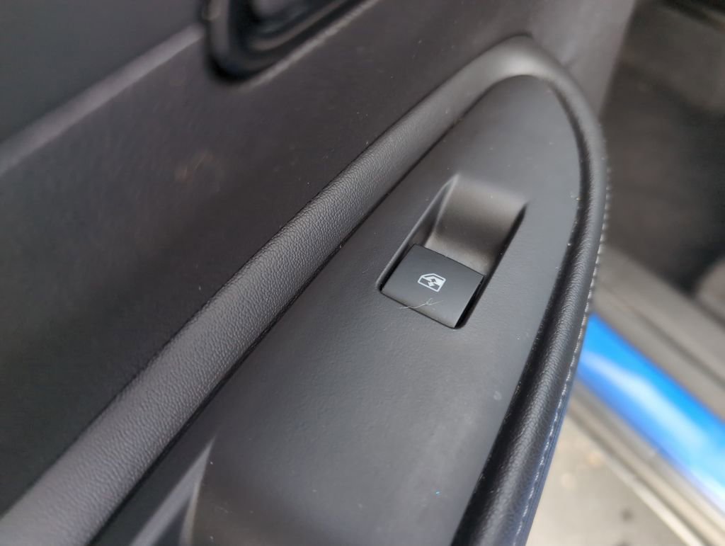 Used 2018 Buick Encore Preferred image 11