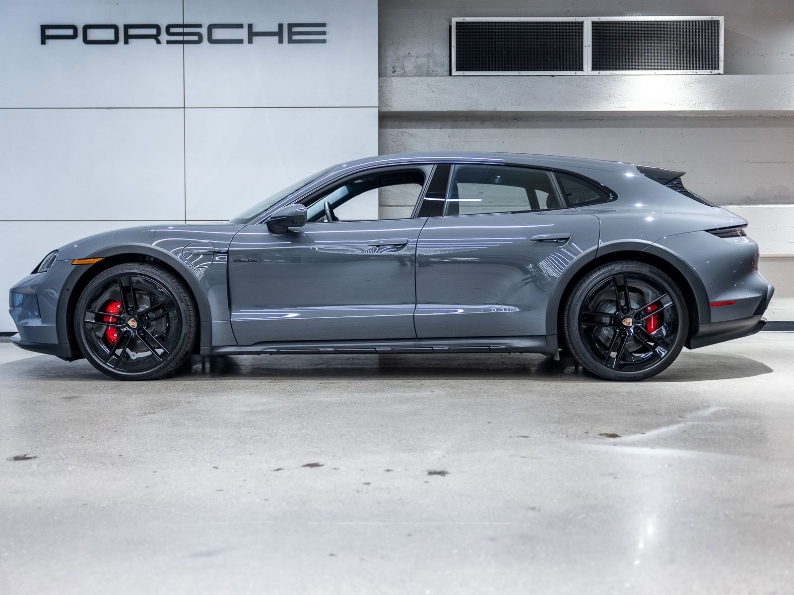 New 2026 Porsche Taycan 4S AWD/4WD image 2