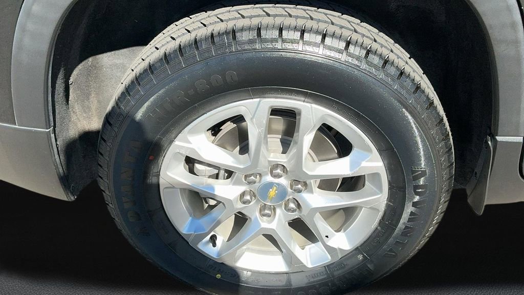 Used 2020 Chevrolet Traverse LS image 9