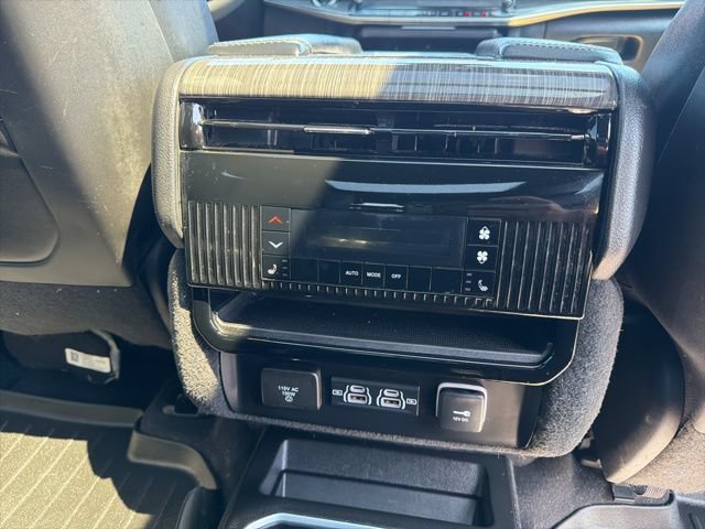 Used 2022 Jeep Wagoneer Series III w/ Premium Group I AWD/4WD image 20