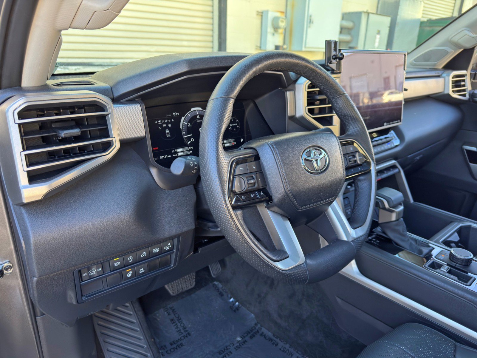 Used 2024 Toyota Tundra Limited AWD/4WD image 14