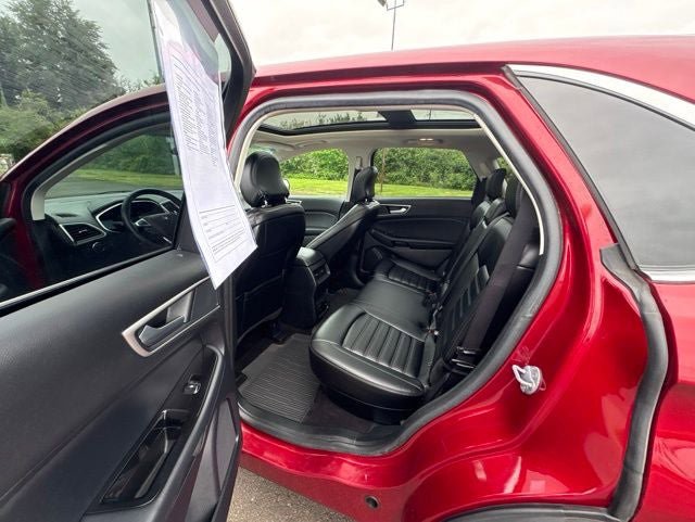 Used 2019 Ford Edge SEL w/ Equipment Group 201A FWD image 12