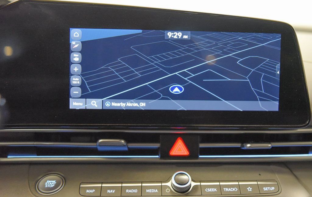Used 2024 Hyundai Elantra SEL image 19