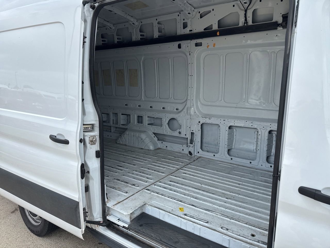 Used 2023 Ford Transit 250 148 High Roof Extended image 11