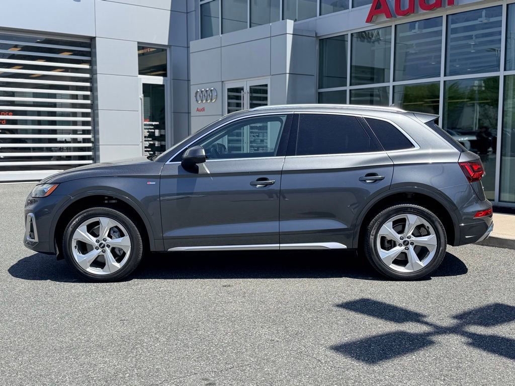 Used 2023 Audi Q5 2.0T Premium Plus w/ Premium Plus Package AWD/4WD image 3