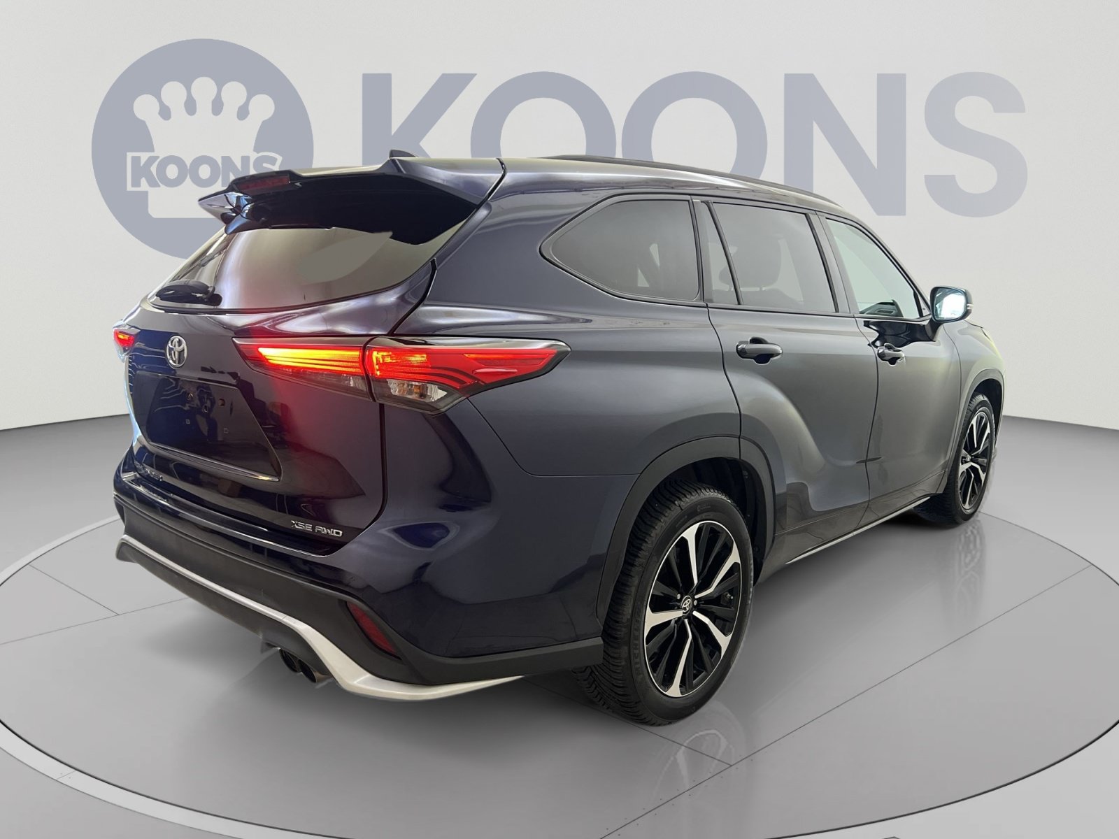 Used 2021 Toyota Highlander XSE AWD/4WD image 8