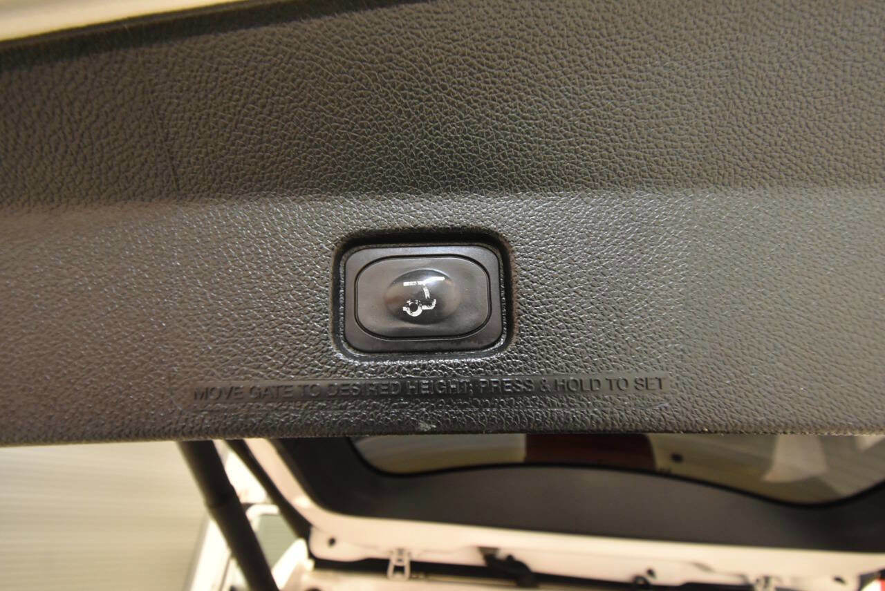 Used 2018 Ford Explorer Platinum image 42