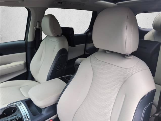 Used 2025 Kia Carnival SX Prestige FWD image 10