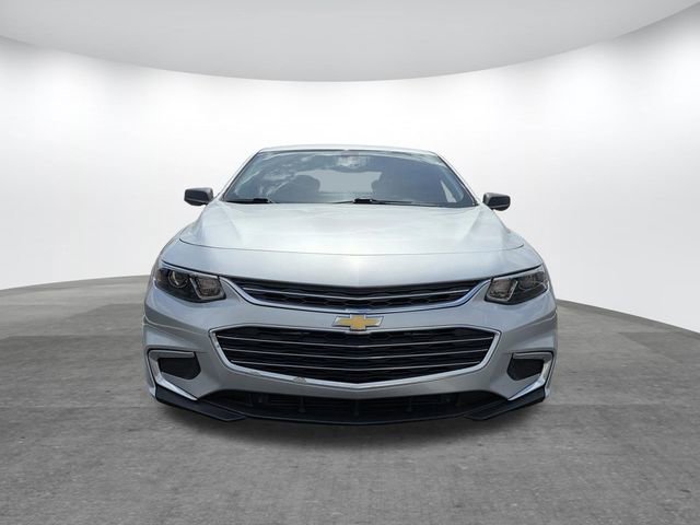 Used 2018 Chevrolet Malibu LS image 2