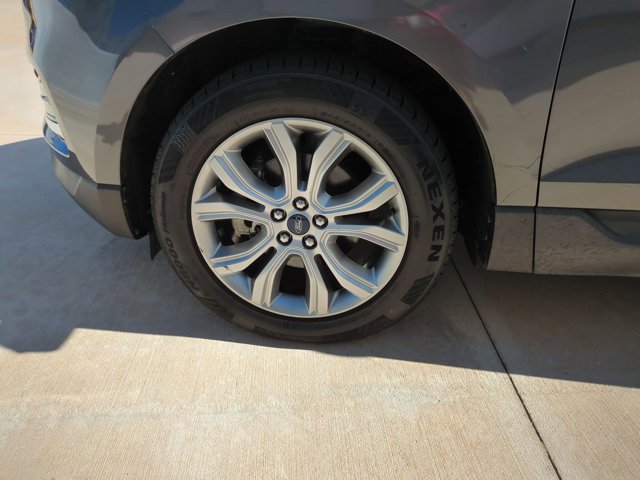 Used 2019 Ford Edge Titanium FWD image 23