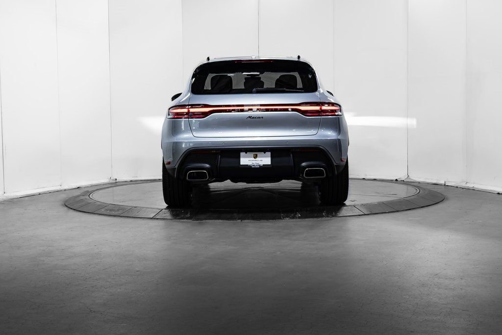 Certified 2025 Porsche Macan image 6