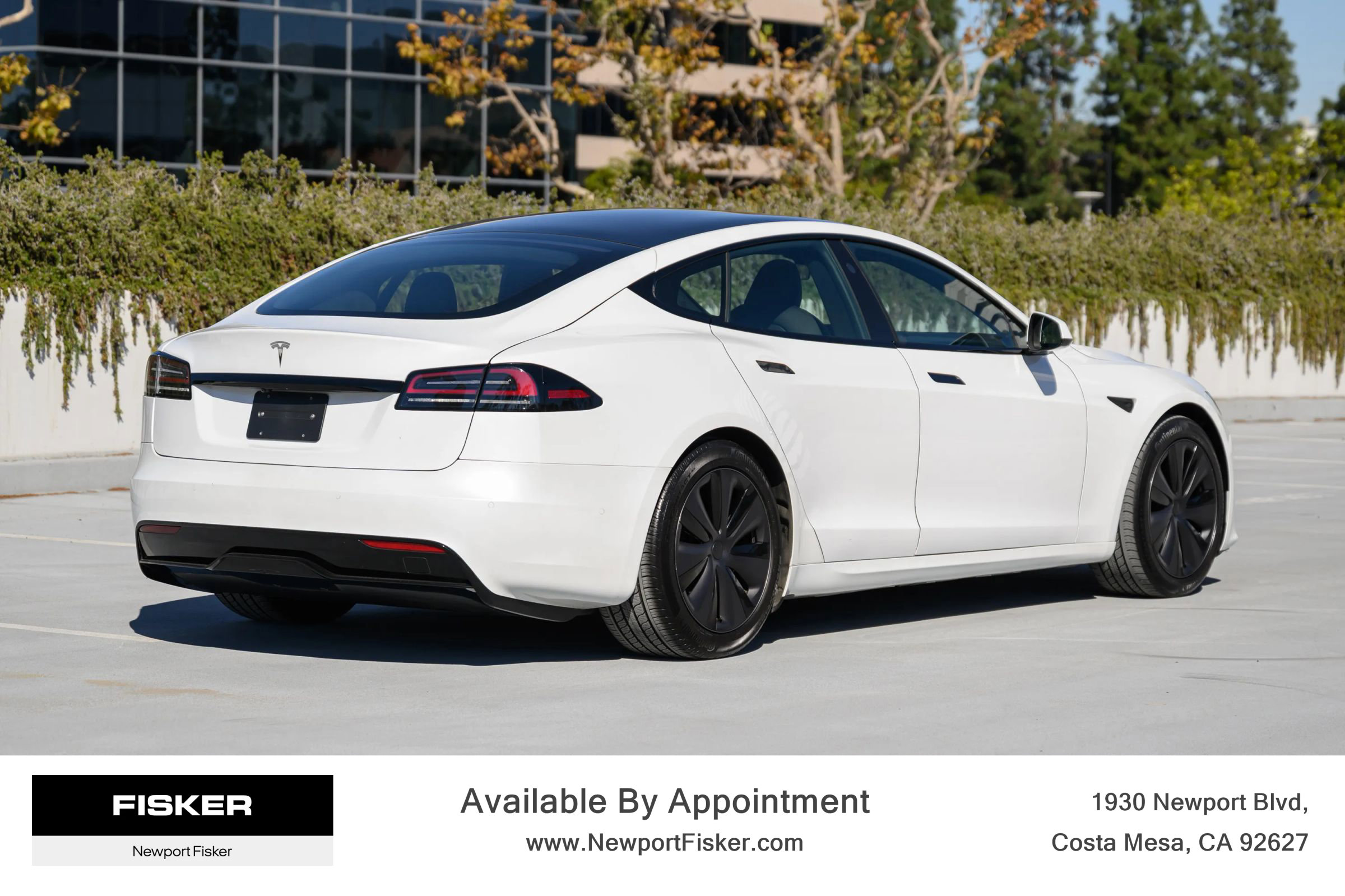 Used 2023 Tesla Model S Standard Range image 2