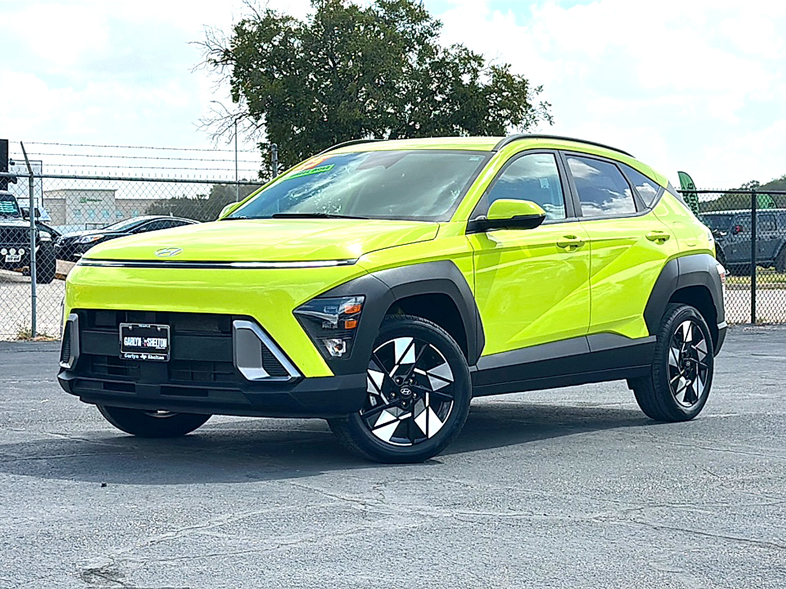 Used 2025 Hyundai Kona SEL AWD/4WD image 2