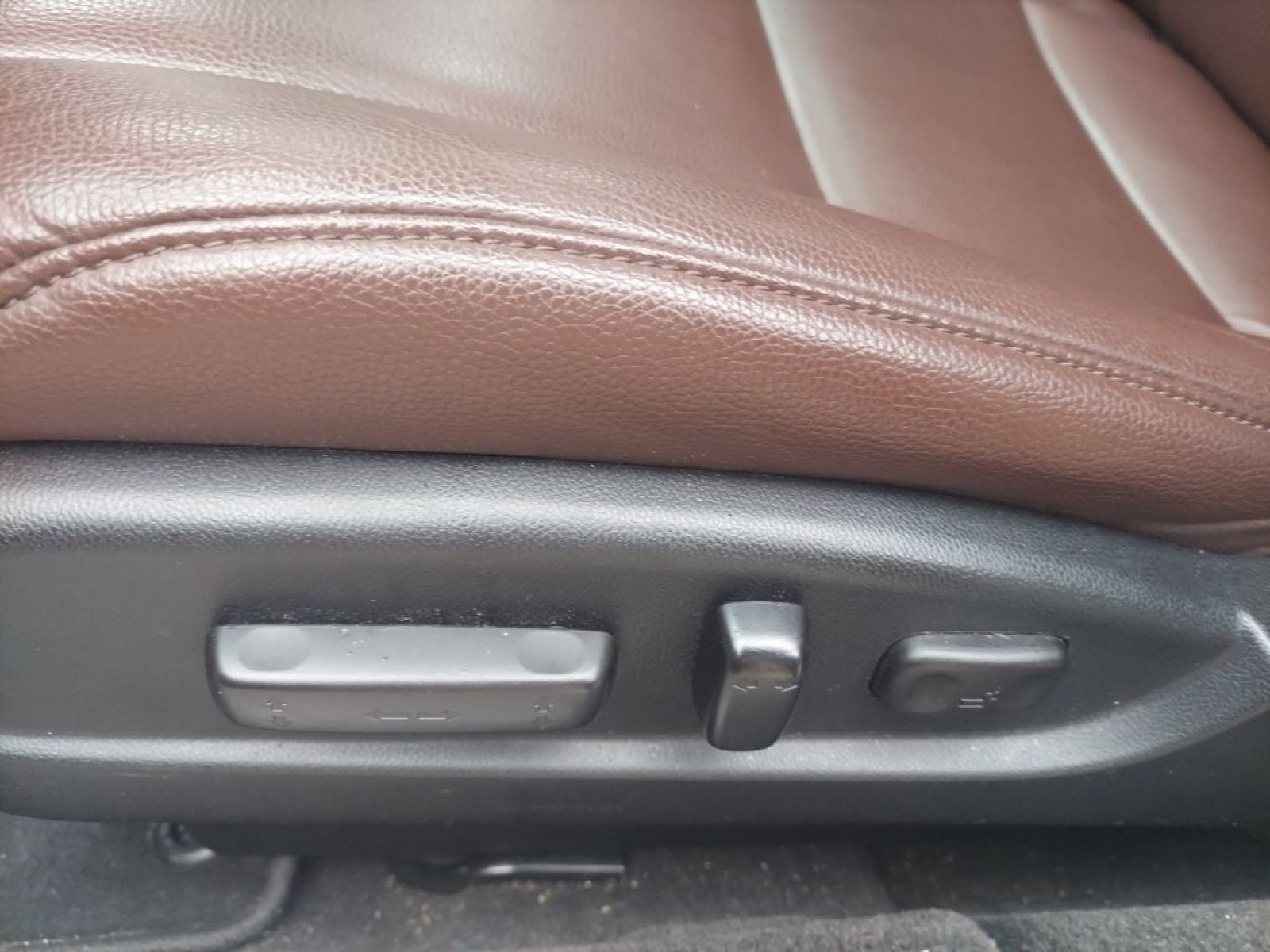 Used 2015 Acura TLX FWD image 12