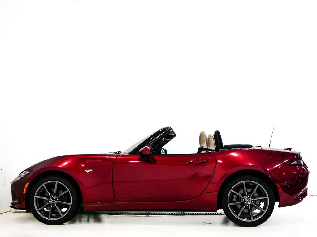 Used 2019 MAZDA MX-5 Miata Grand Touring w/ GT-S Package RWD image 8