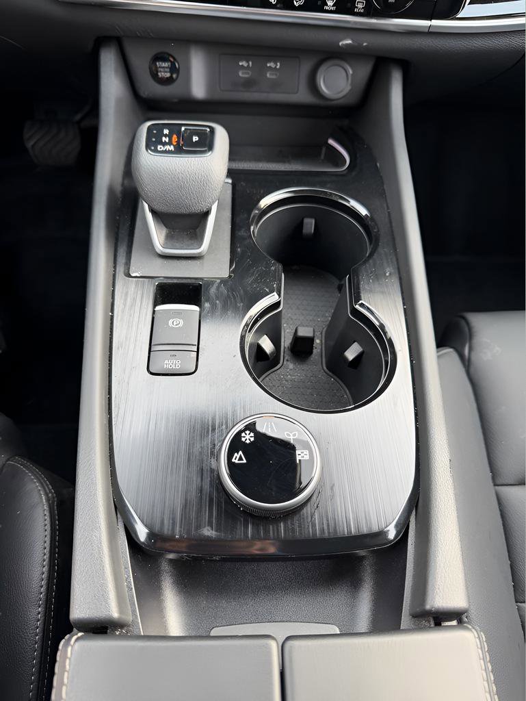 Certified 2025 Nissan Rogue SL image 26