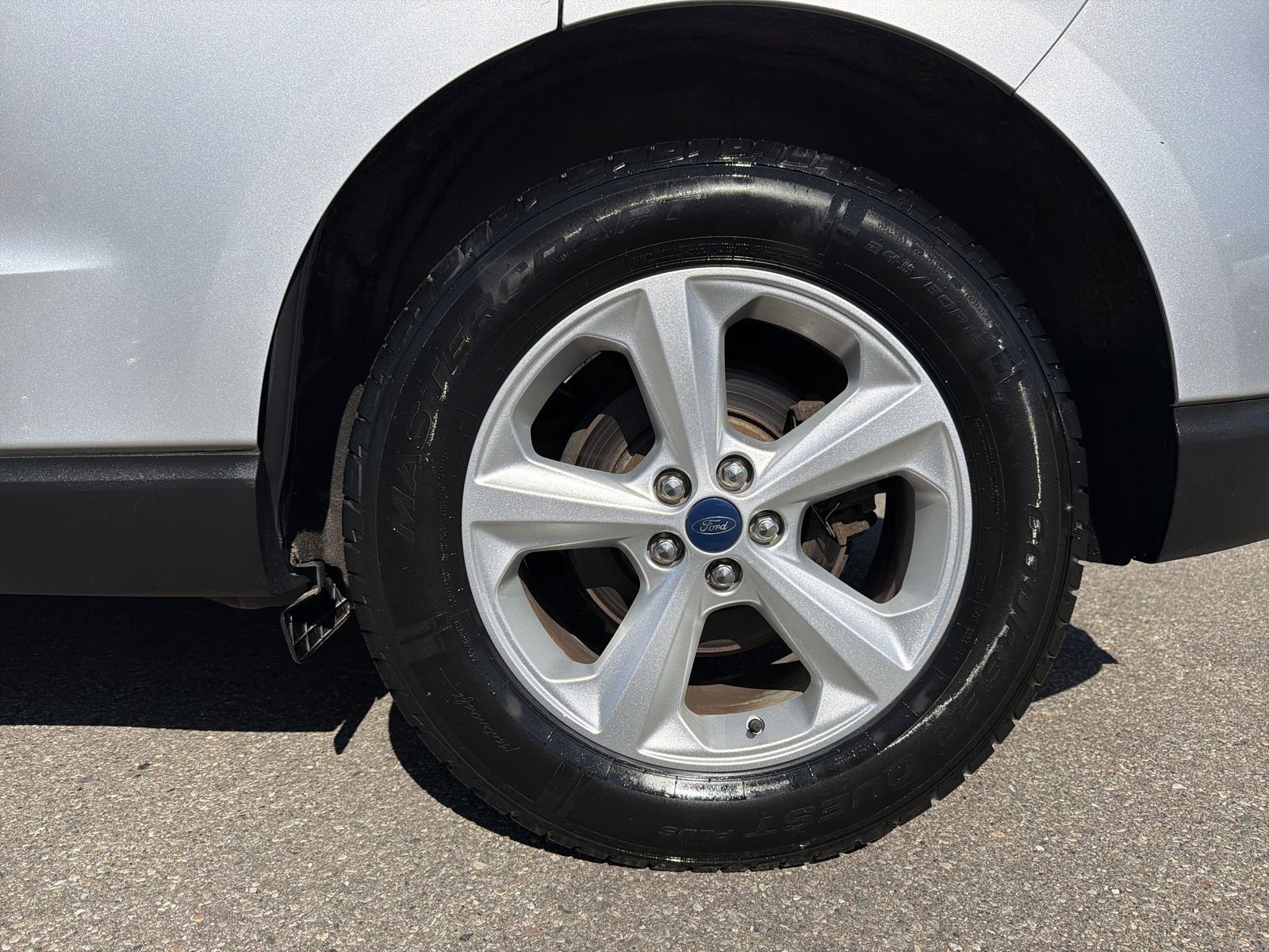 Used 2019 Ford Edge SE w/ Cargo Accessory Package AWD/4WD image 17