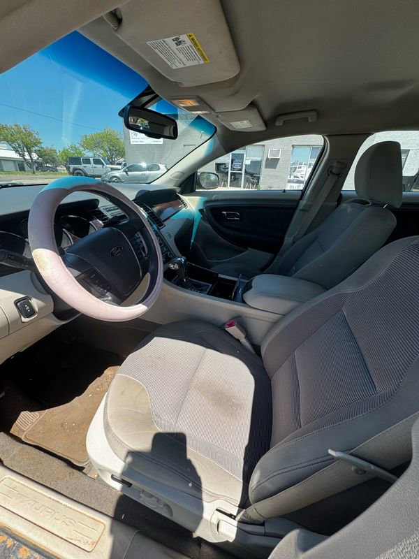 Used 2011 Ford Taurus SEL w/ 201A Rapid Spec Order Code FWD image 9