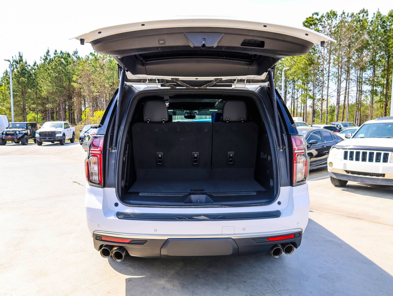 Used 2023 Chevrolet Tahoe High Country image 9