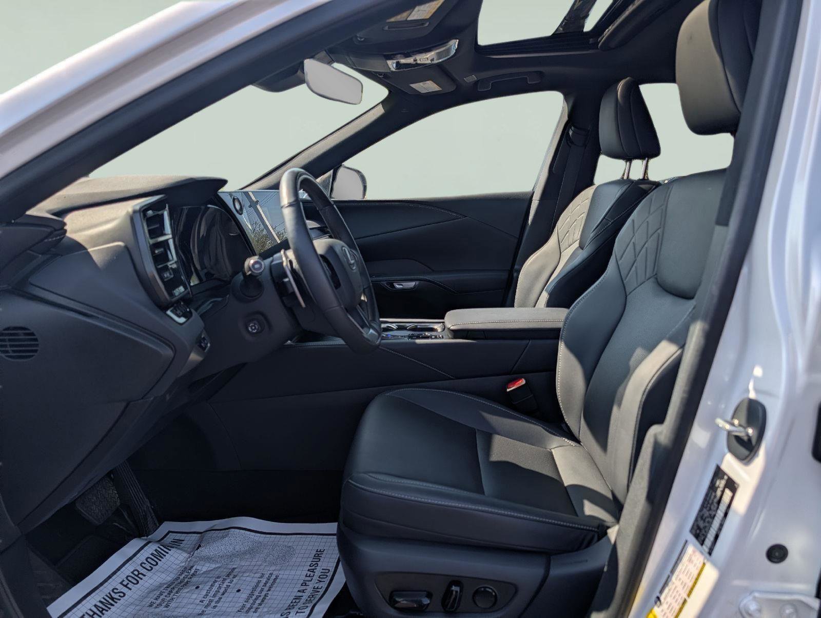 Used 2024 Lexus RX 350 Premium w/ Accessory Package (Z1) AWD/4WD image 9