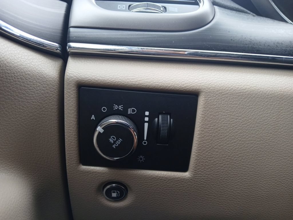 Used 2021 Jeep Grand Cherokee Limited RWD image 20