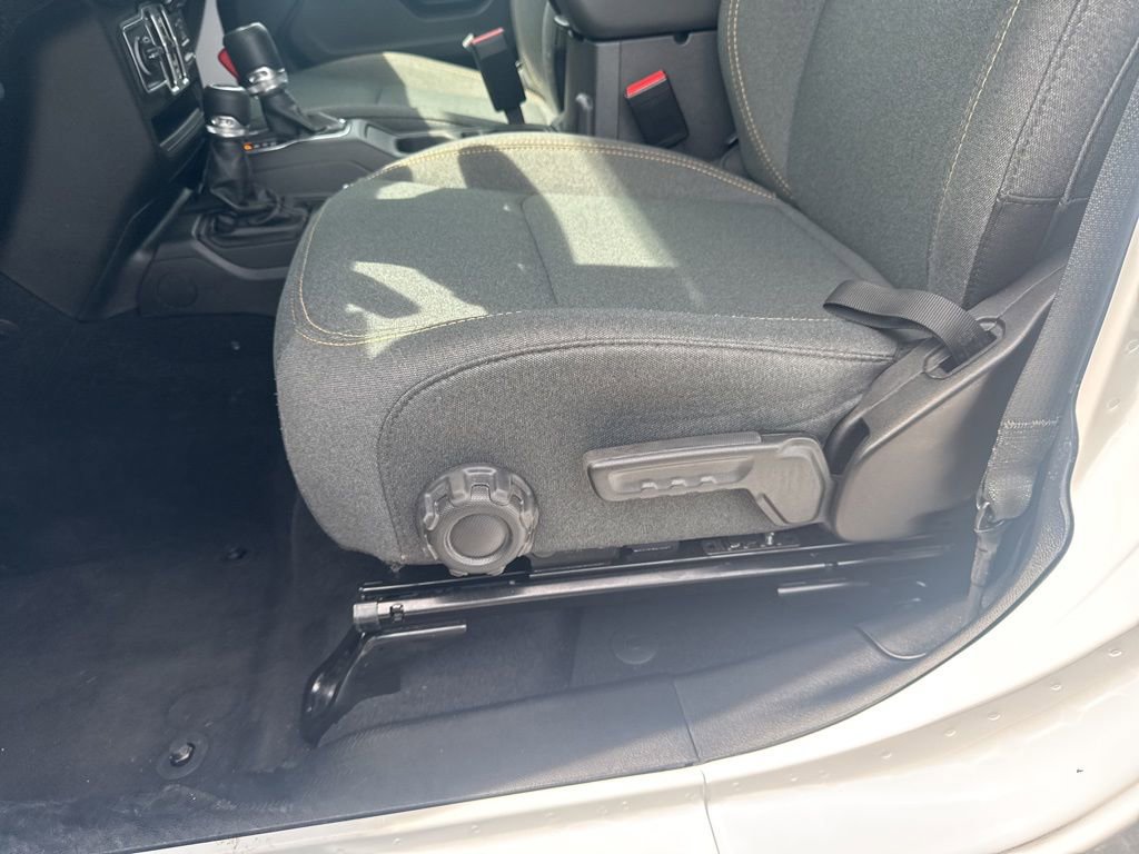 Used 2025 Jeep Wrangler Unlimited Sahara w/ Safety Group image 21