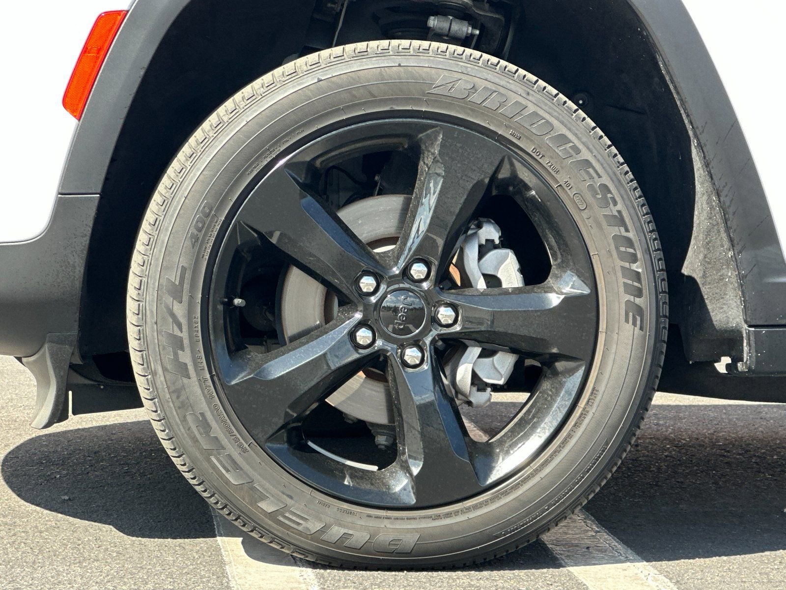 Used 2023 Jeep Grand Cherokee Altitude image 24