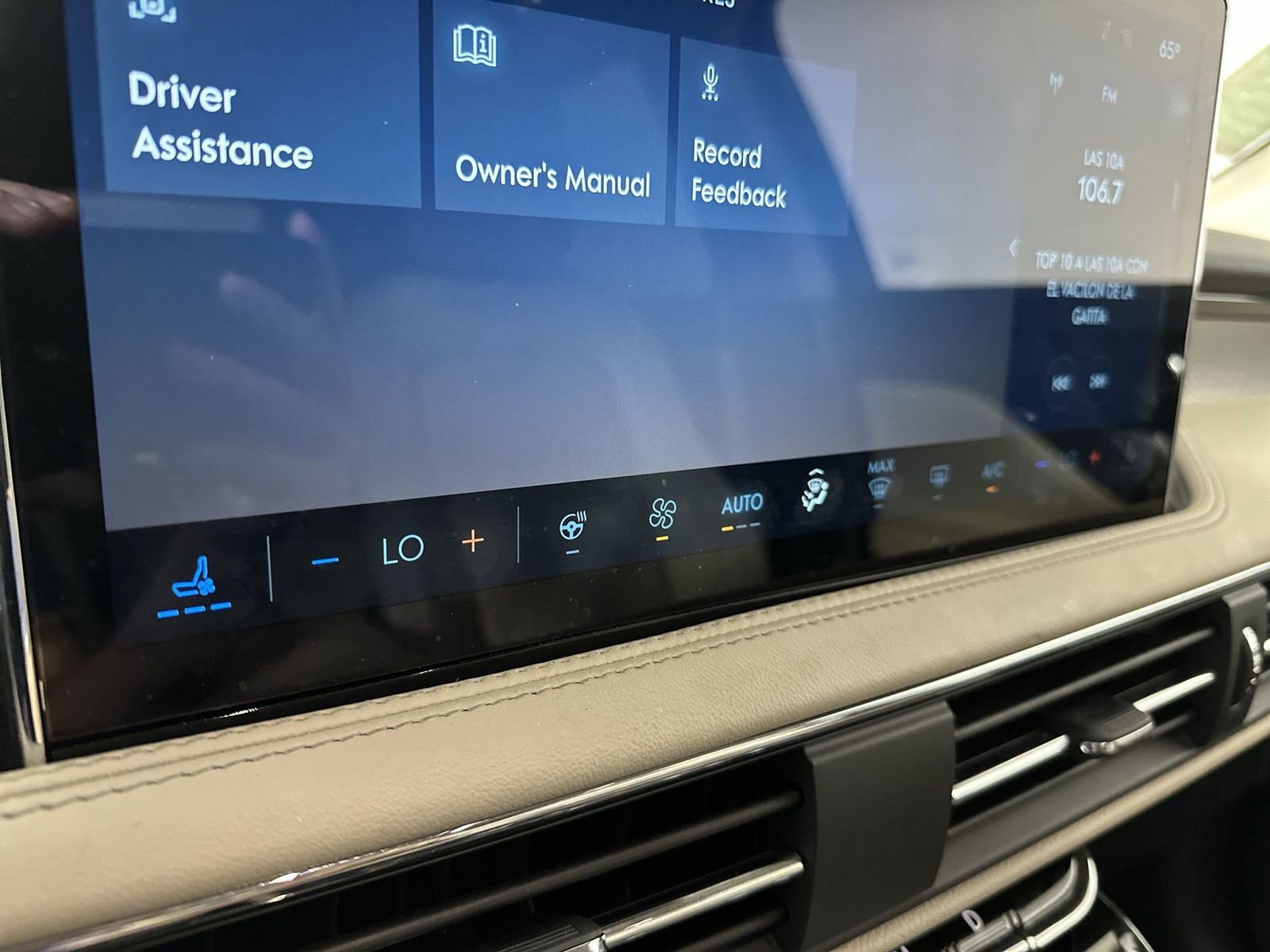 Used 2025 Lincoln Corsair FWD w/ Equipment Group 101A image 19