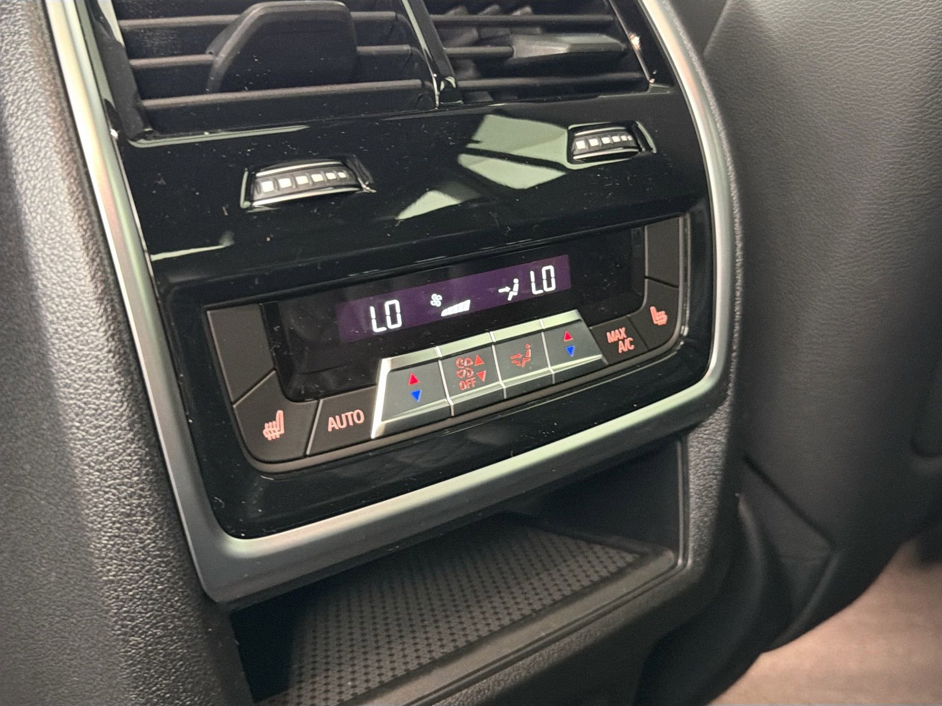 New 2026 BMW X6 xDrive40i image 26