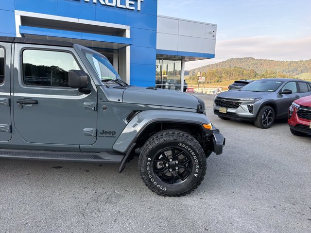 Used 2025 Jeep Gladiator Sport AWD/4WD image 2