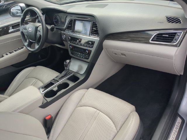 Used 2015 Hyundai Sonata Limited w/ Option Group 05 FWD image 14