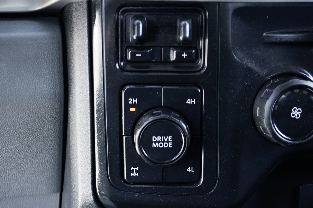 Used 2023 Ford F250 XLT w/ XLT Premium Package image 32