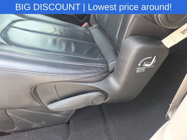 Used 2022 Chrysler Pacifica Touring-L FWD image 22