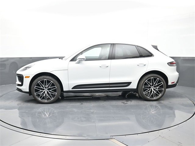 New 2026 Porsche Macan image 2