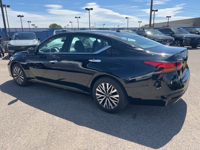 Used 2025 Nissan Altima 2.5 SV FWD image 6