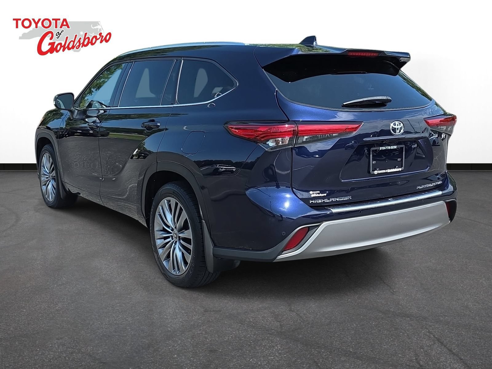 Used 2022 Toyota Highlander Platinum AWD/4WD image 7