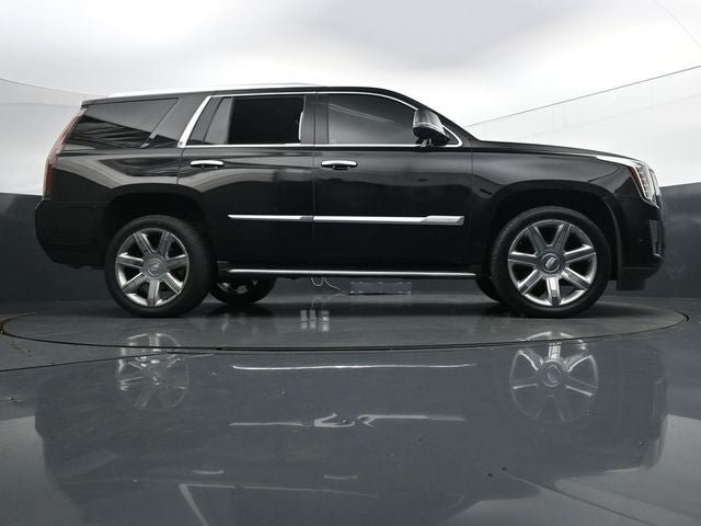 Used 2020 Cadillac Escalade Luxury AWD/4WD image 36