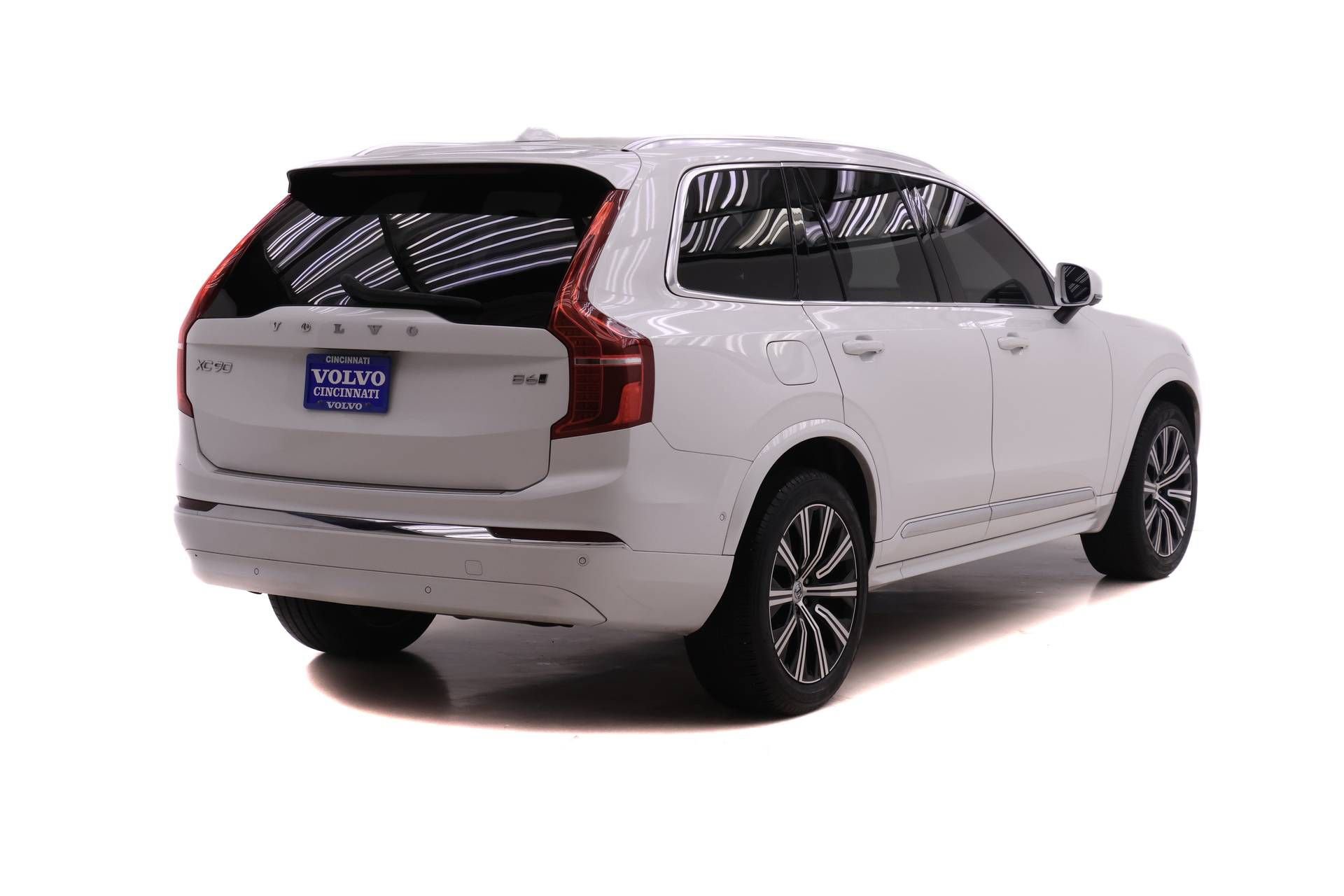 Certified 2023 Volvo XC90 B6 Plus w/ Protection Package Premier AWD/4WD image 4