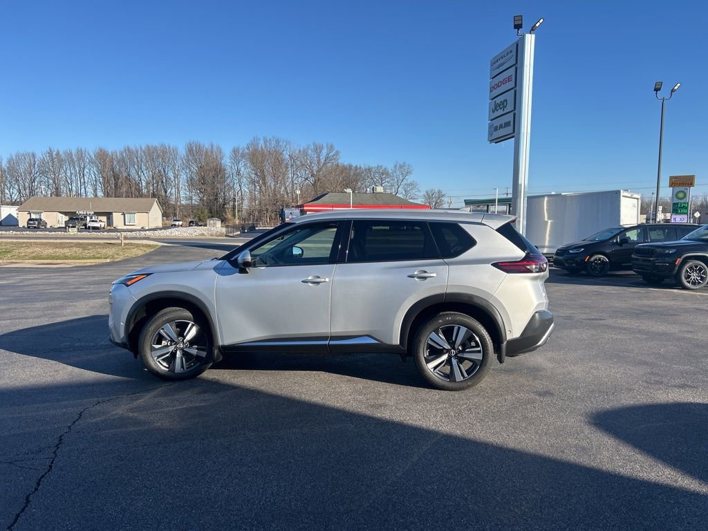 Used 2023 Nissan Rogue SL w/ SL Premium Package image 7