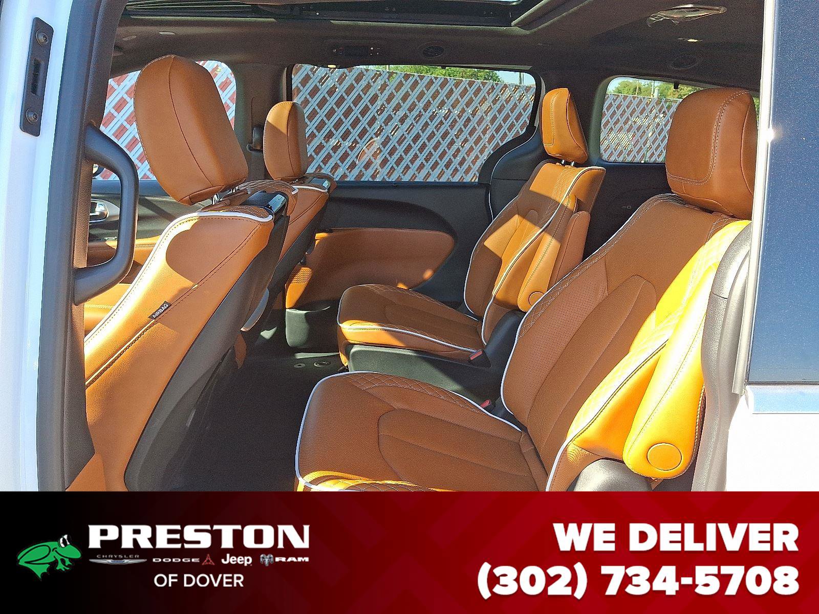 New 2026 Chrysler Pacifica Pinnacle w/ Trailer Tow Group image 10