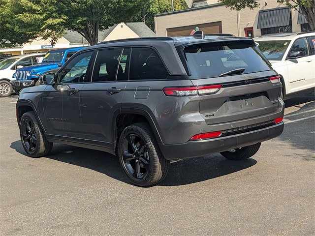 New 2025 Jeep Grand Cherokee Limited w/ Black Appearance Package image 4