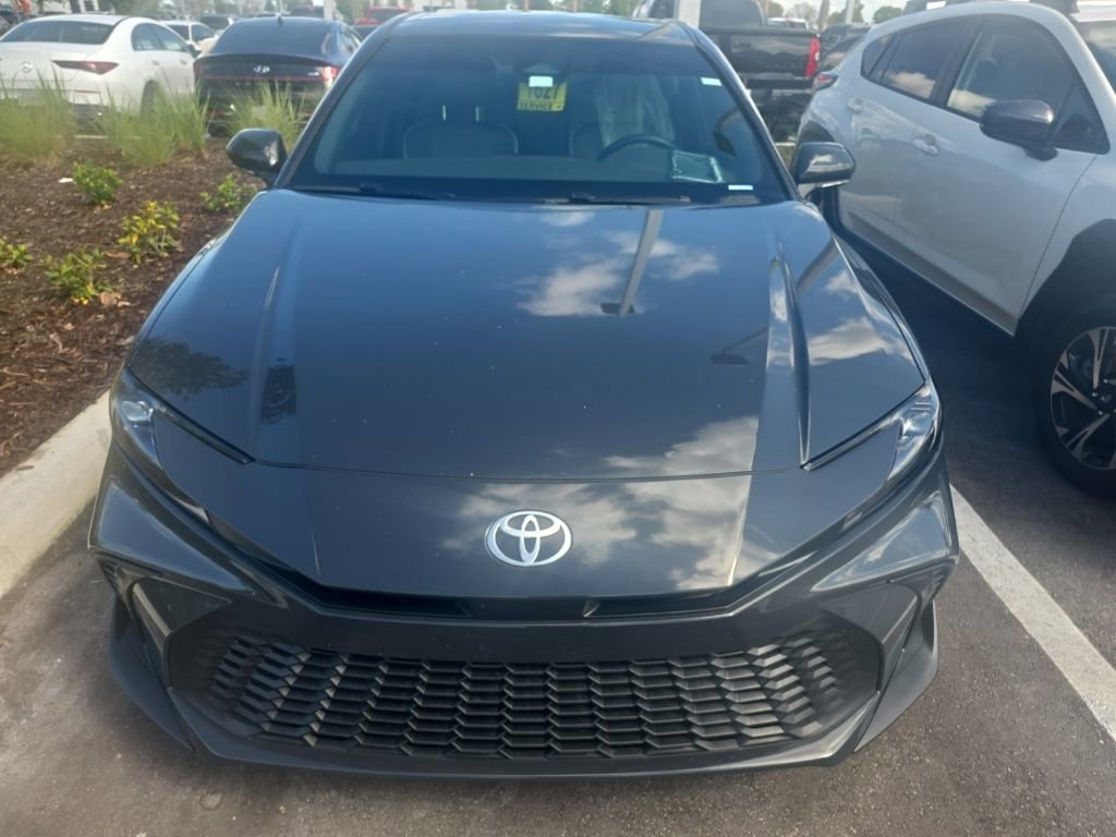 Used 2025 Toyota Camry SE FWD image 2