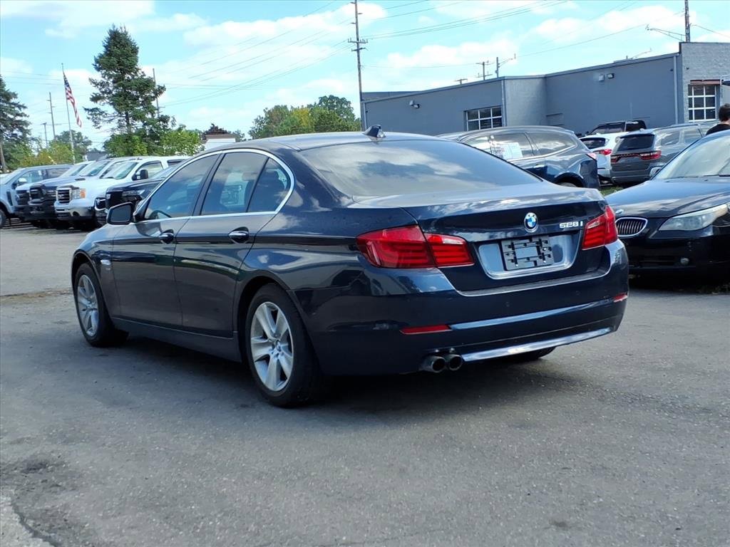 Used 2012 BMW 528i xDrive Sedan image 3